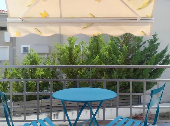 Iro Appartement Néa Péramos